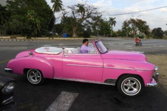 Havana taxi Chevrolet 1950 convertible